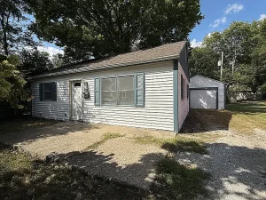 916 E Fairlawn